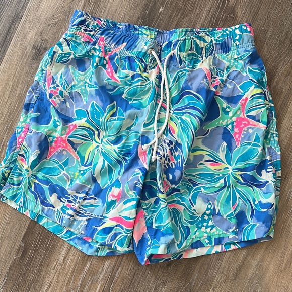 Lilly Pulitzer Other - Lilly Pulitzer swimming trunks – boys size extra-large
